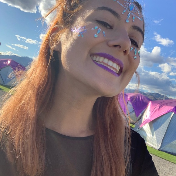 Meet your Posher, Alex - Picture 2 of 7